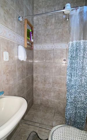 Casa à venda com 85m², 2 quartos e 1 vaga Casa à venda com 85m², 2 quartos e 1 vagaBanheiro Social