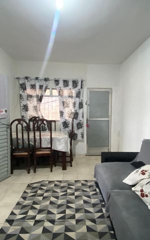 Casa à venda com 85m², 2 quartos e 1 vaga Casa à venda com 85m², 2 quartos e 1 vagaSala