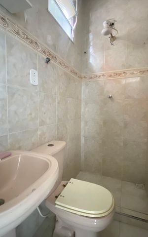 Casa à venda com 85m², 2 quartos e 1 vaga Casa à venda com 85m², 2 quartos e 1 vagaBanheiro da Suíte