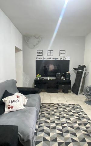 Casa à venda com 85m², 2 quartos e 1 vaga Casa à venda com 85m², 2 quartos e 1 vagaSala