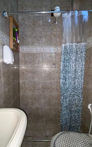 Casa à venda com 85m², 2 quartos e 1 vaga Casa à venda com 85m², 2 quartos e 1 vagaBanheiro Social
