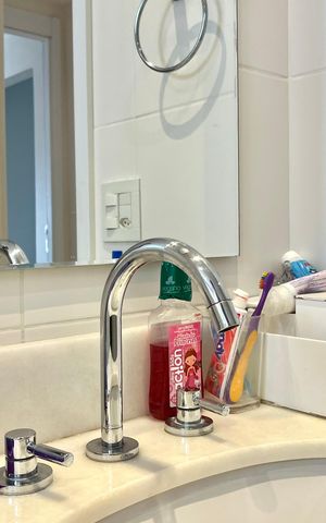 Apartamento à venda com 95m², 2 quartos e 2 vagas Apartamento à venda com 95m², 2 quartos e 2 vagasBanheiro Corredor