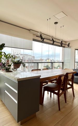 Apartamento à venda com 95m², 2 quartos e 2 vagas Apartamento à venda com 95m², 2 quartos e 2 vagasVaranda