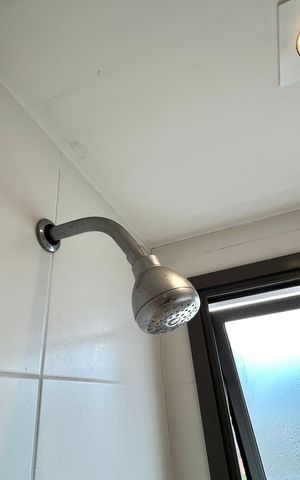 Apartamento à venda com 95m², 2 quartos e 2 vagas Apartamento à venda com 95m², 2 quartos e 2 vagasBanheiro da Suíte