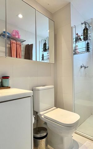 Apartamento à venda com 95m², 2 quartos e 2 vagas Apartamento à venda com 95m², 2 quartos e 2 vagasBanheiro da Suíte
