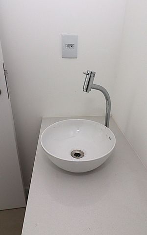 Apartamento à venda com 82m², 2 quartos e 2 vagasLavabo