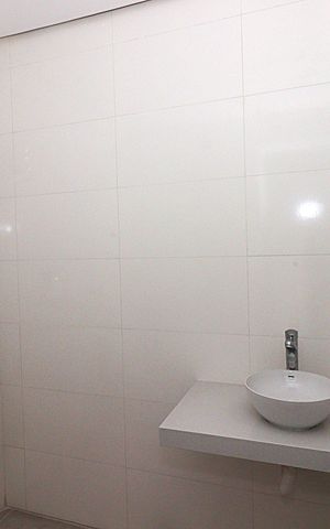 Apartamento à venda com 82m², 2 quartos e 2 vagasBanheiro da Suíte 1