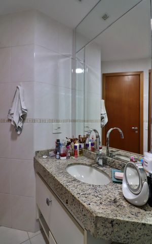 Apartamento à venda com 200m², 3 quartos e 2 vagasSuíte Banheiro