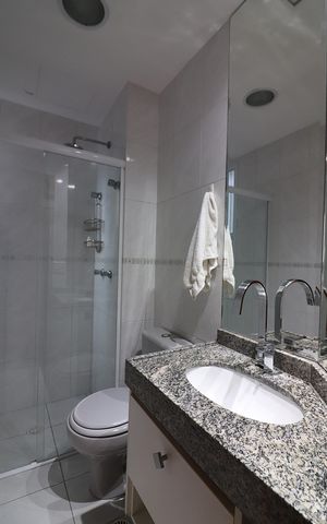 Apartamento à venda com 200m², 3 quartos e 2 vagasBanheiro Social