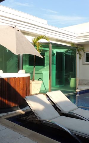 Casa de condomínio à venda com 485m², 4 quartos e 5 vagasPiscina