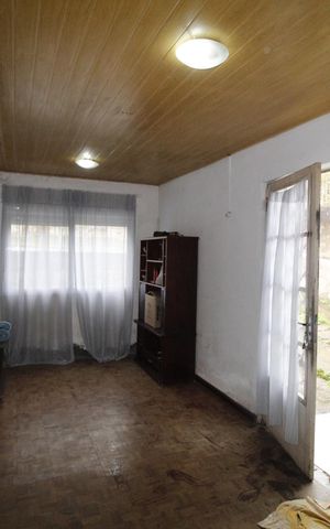 Casa à venda com 100m², 3 quartos e 2 vagasSala