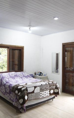 Casa à venda com 100m², 3 quartos e 2 vagasQuarto 1