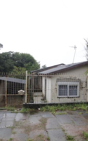 Casa à venda com 100m², 3 quartos e 2 vagasFachada