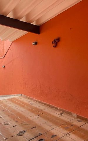 Casa à venda com 70m², 2 quartos e 2 vagas Casa à venda com 70m², 2 quartos e 2 vagasGaragem