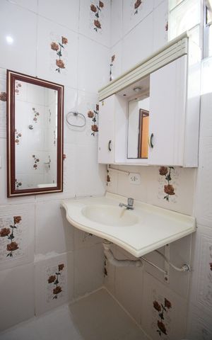 Casa para alugar com 60m², 2 quartos e sem vagaBanheiro