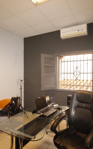 Casa à venda com 248m², 5 quartos e 4 vagasQuarto 3
