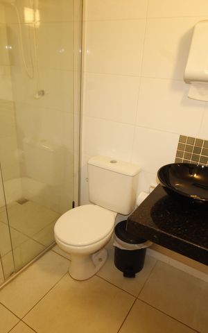 Casa à venda com 248m², 5 quartos e 4 vagasBanheiro 1