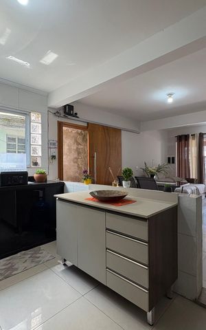 Casa à venda com 112m², 2 quartos e 2 vagas Casa à venda com 112m², 2 quartos e 2 vagasCozinha