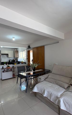 Casa à venda com 112m², 2 quartos e 2 vagas Casa à venda com 112m², 2 quartos e 2 vagasSala