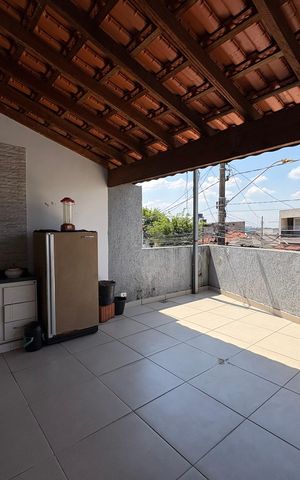 Casa à venda com 112m², 2 quartos e 2 vagas Casa à venda com 112m², 2 quartos e 2 vagasVaranda
