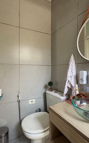 Casa à venda com 112m², 2 quartos e 2 vagas Casa à venda com 112m², 2 quartos e 2 vagasBanheiro da suíte 1