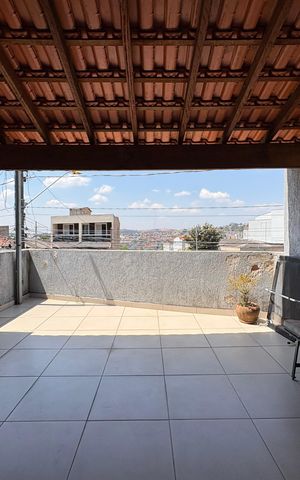 Casa à venda com 112m², 2 quartos e 2 vagas Casa à venda com 112m², 2 quartos e 2 vagasVaranda