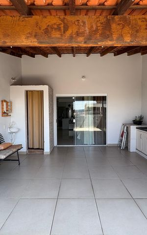 Casa à venda com 112m², 2 quartos e 2 vagas Casa à venda com 112m², 2 quartos e 2 vagasVaranda