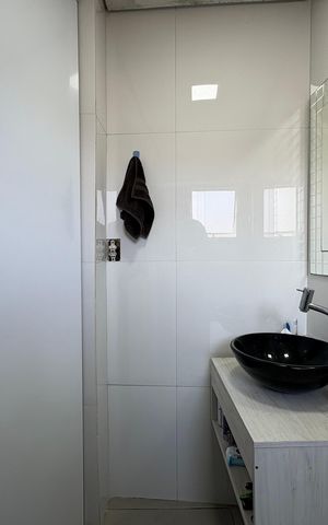 Casa à venda com 112m², 2 quartos e 2 vagas Casa à venda com 112m², 2 quartos e 2 vagasBanheiro da suíte 2