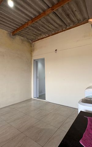 Casa à venda com 112m², 2 quartos e 2 vagas Casa à venda com 112m², 2 quartos e 2 vagasLavanderia