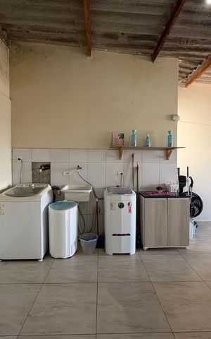 Casa à venda com 112m², 2 quartos e 2 vagas Casa à venda com 112m², 2 quartos e 2 vagasLavanderia