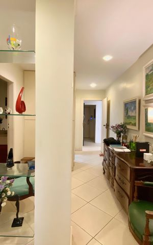 Apartamento à venda com 250m², 3 quartos e sem vagaCorredor
