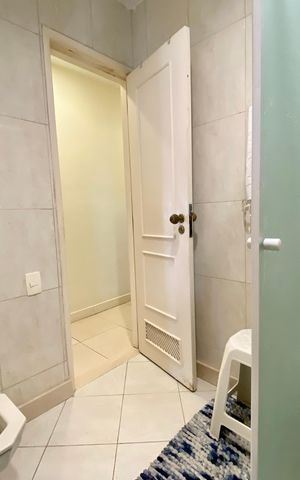 Apartamento à venda com 250m², 3 quartos e sem vagaBanheiro 2