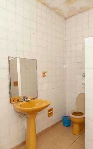 Casa à venda com 190m², 3 quartos e 4 vagasBanheiro da Edicula