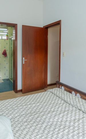 Casa à venda com 190m², 3 quartos e 4 vagasSuíte