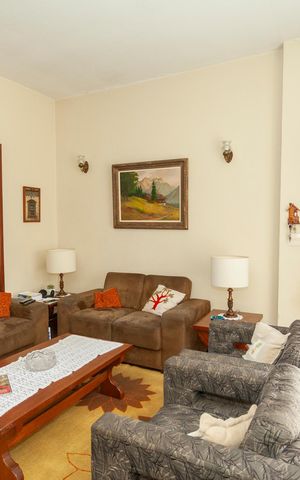 Casa à venda com 190m², 3 quartos e 4 vagasSala
