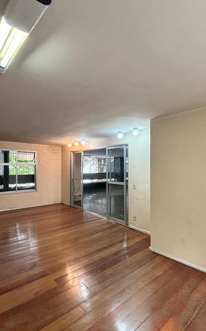 Apartamento à venda com 130m², 3 quartos e 2 vagas Apartamento à venda com 130m², 3 quartos e 2 vagasÁrea comum - salão de festas