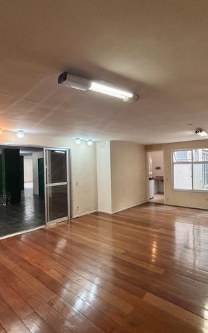 Apartamento à venda com 130m², 3 quartos e 2 vagas Apartamento à venda com 130m², 3 quartos e 2 vagasÁrea comum - salão de festas