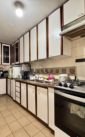 Apartamento à venda com 130m², 3 quartos e 2 vagas Apartamento à venda com 130m², 3 quartos e 2 vagasCozinha