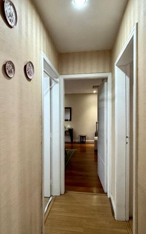 Apartamento à venda com 130m², 3 quartos e 2 vagas Apartamento à venda com 130m², 3 quartos e 2 vagasCorredor