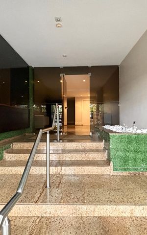 Apartamento à venda com 130m², 3 quartos e 2 vagas Apartamento à venda com 130m², 3 quartos e 2 vagasPortaria