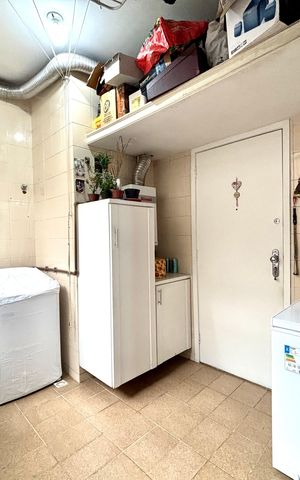 Apartamento à venda com 130m², 3 quartos e 2 vagas Apartamento à venda com 130m², 3 quartos e 2 vagasÁrea de serviço