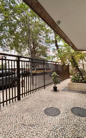 Apartamento à venda com 130m², 3 quartos e 2 vagas Apartamento à venda com 130m², 3 quartos e 2 vagasPortaria