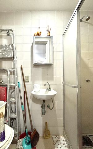 Apartamento à venda com 130m², 3 quartos e 2 vagas Apartamento à venda com 130m², 3 quartos e 2 vagasBanheiro de Serviço