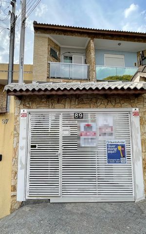 Casa à venda com 150m², 2 quartos e 4 vagas Casa à venda com 150m², 2 quartos e 4 vagasFachada+Placa