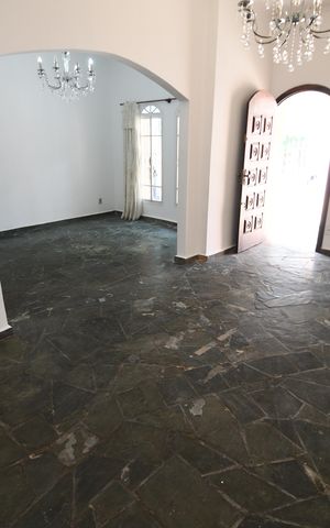 Casa à venda com 157m², 4 quartos e 2 vagasSala