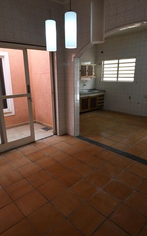 Casa à venda com 157m², 4 quartos e 2 vagasCozinha