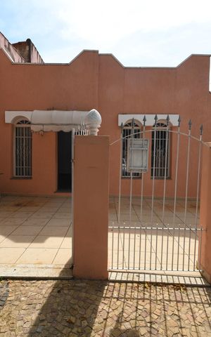 Casa à venda com 157m², 4 quartos e 2 vagasFachada