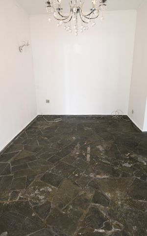 Casa à venda com 157m², 4 quartos e 2 vagasSala