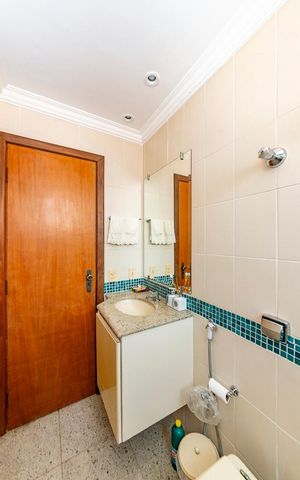 Apartamento à venda com 149m², 4 quartos e 3 vagas Apartamento à venda com 149m², 4 quartos e 3 vagasBanheiro Social