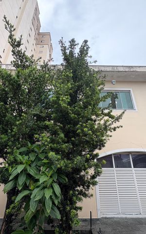 Casa à venda com 424m², 3 quartos e 6 vagas Casa à venda com 424m², 3 quartos e 6 vagasGaragem